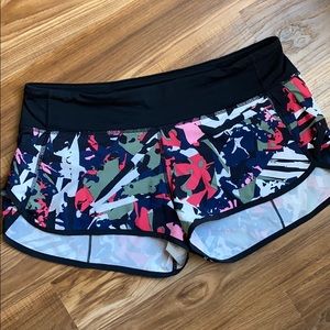 Lululemon * EUC size 8 speed short